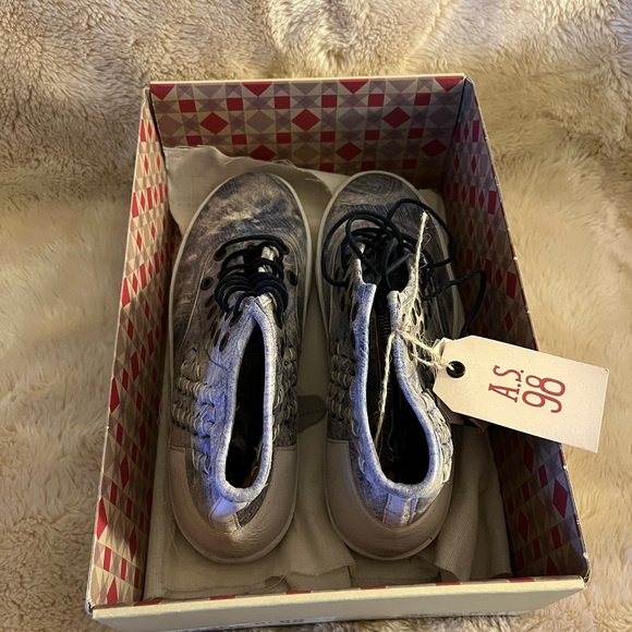 A.S.98 RARE! Women’s Brand New w/ Box Leather Hightop Booties Euro 40 Ice Blue - Picture 5 of 7